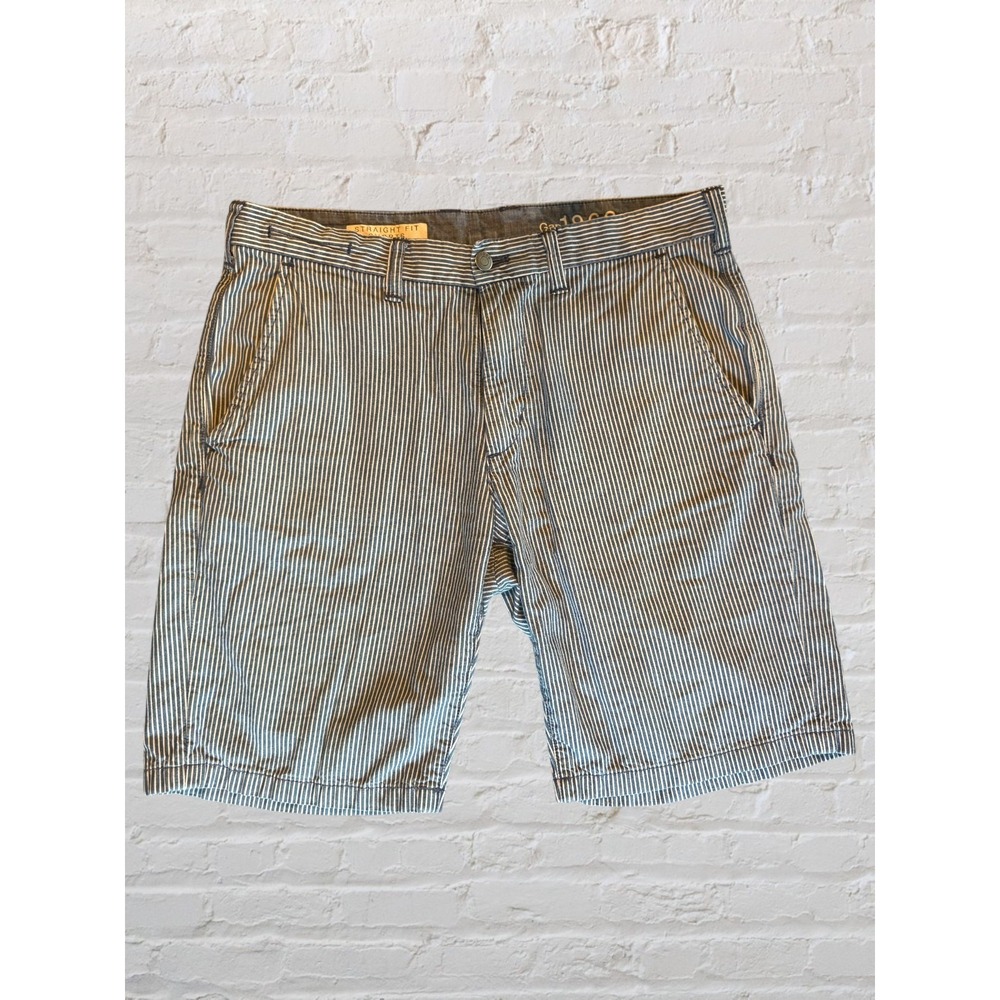 GAP 1969 Straight Fit Pinstripe Bermuda Shorts Mens 33x10 100% Cotton Blue White